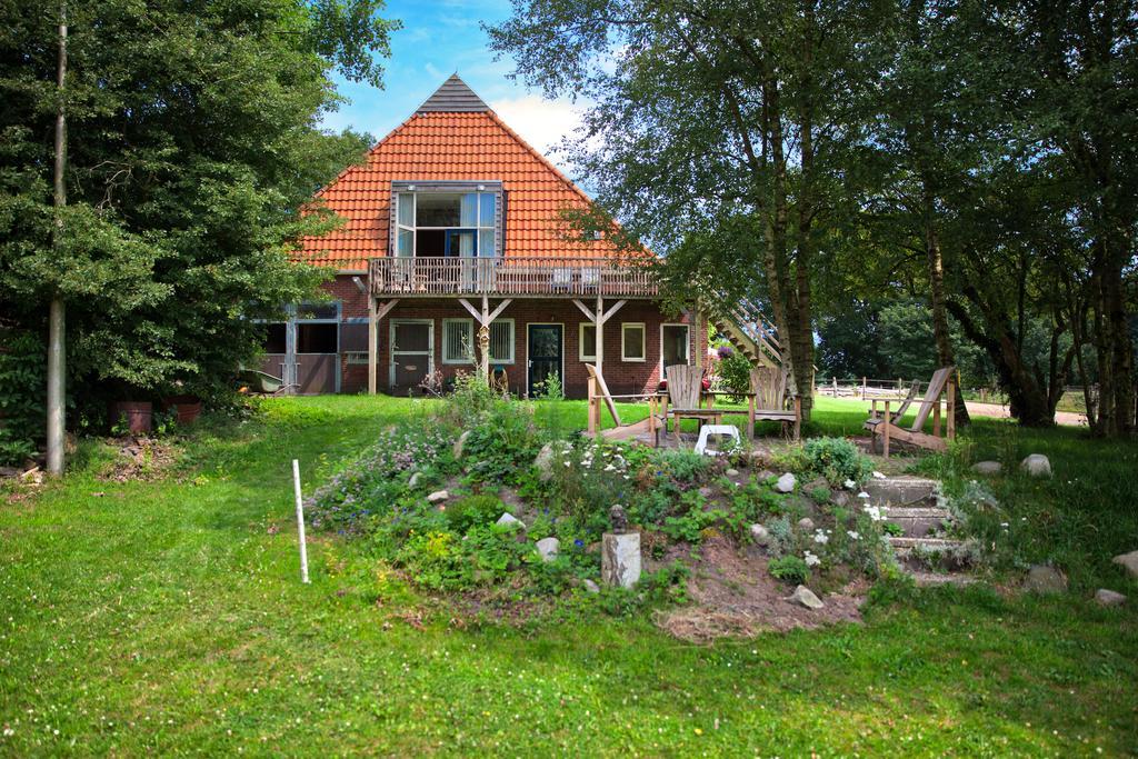 Slaopen En Stoet Bed & Breakfast Anderen Exterior photo